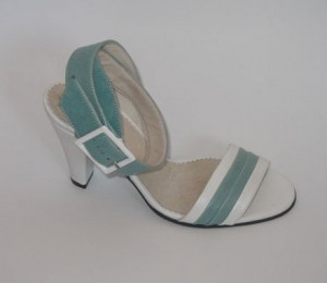 Smiling Shoes - 130 lei