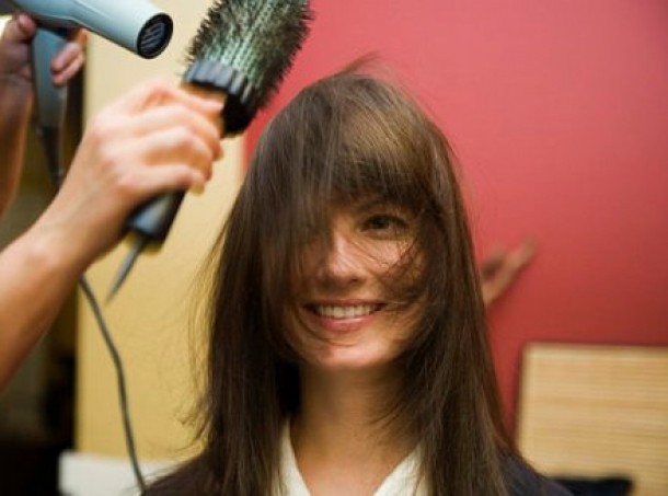 Solutie pentru parul incretit de la umiditatea din atmosfera