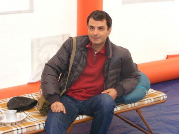 Lucian Mandruta, refugiat pe Insula Trandafirilor