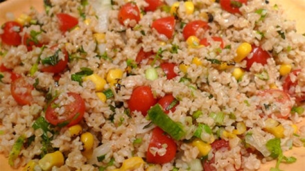 Salata de grau cu sos mentolat