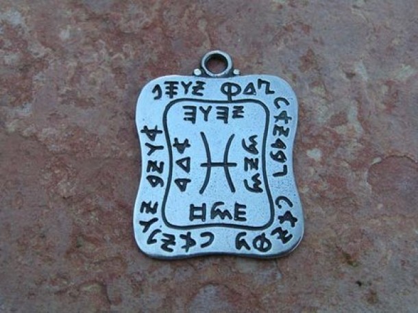 Amuleta Noului Nascut