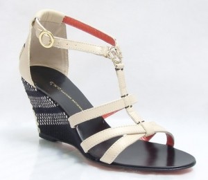 CNC Costume Nationa (DS.ro) - 705 lei