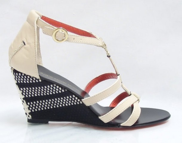 CNC Costume Nationa (DS.ro) - 705 lei