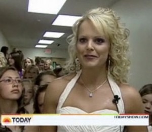 A avut 200 de domnisoare de onoare