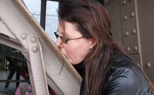 S-a casatorit cu Turnul Eiffel