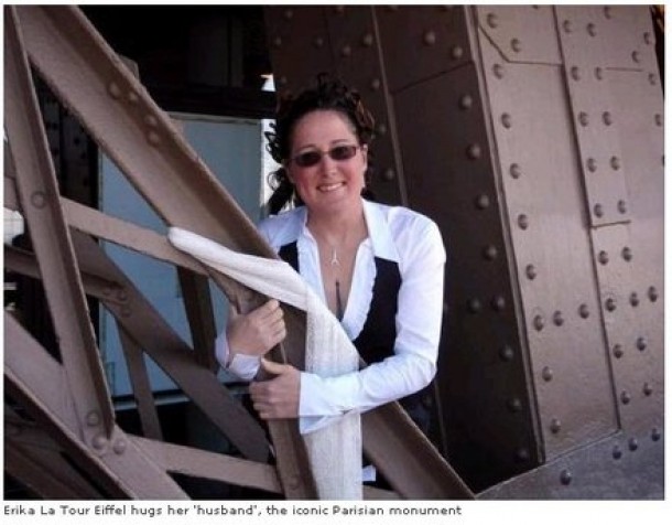 S-a casatorit cu Turnul Eiffel