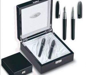 Set de scris 9?(ideeahouse.ro) 71.80 euro + TVA