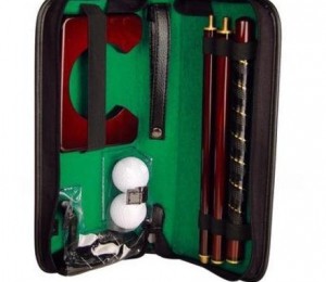 Set de golf pentru birou, 105 lei, ww.sensis.ro,