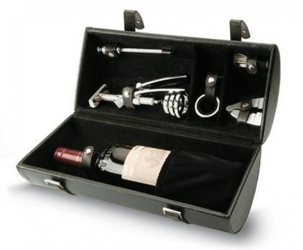 Cutie din piele cu 5 accesorii de vin  (cadouri.ro)-148.50 LEI