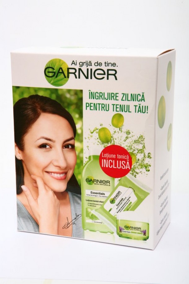 trusa garnier essentials = 34 lei