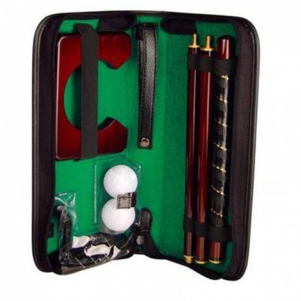 Set de golf pentru birou, 105 lei, ww.sensis.ro,