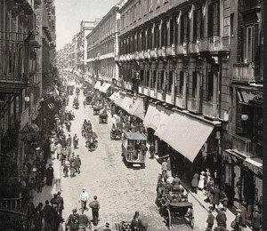 via Roma, Napoli, Italia