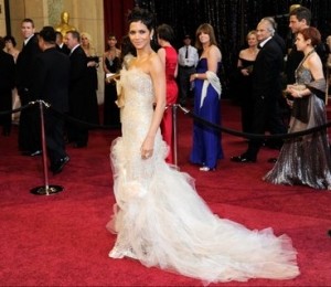 Halle Berry intr-o rochie Marchesa