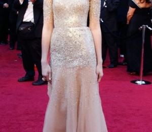 Mandy Moore intr-o rochie Monique Lhuillier