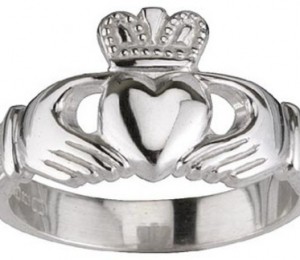 Inelul Claddagh