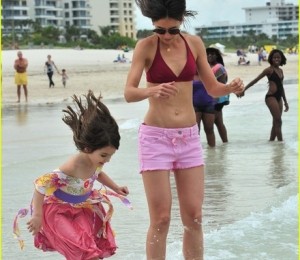 Katie Holmes si Suri