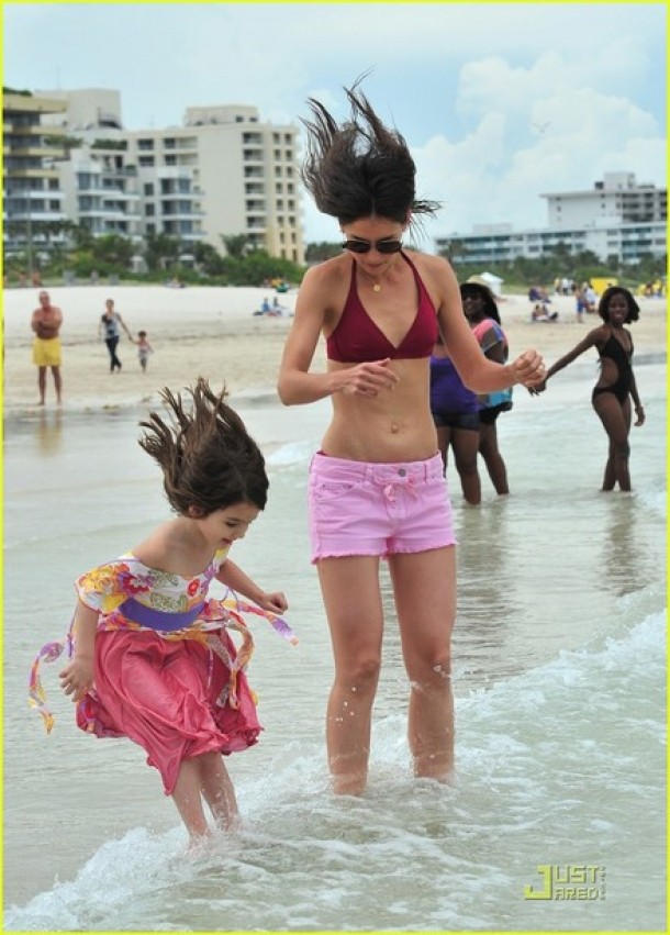 Katie Holmes si Suri