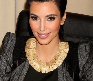 Kim Kardashian - Cu machiaj