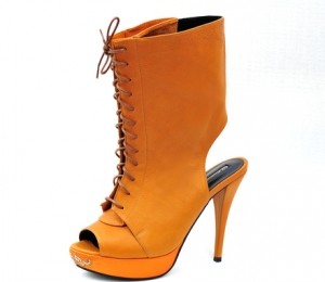 Mihaela Glavan -  680 ron