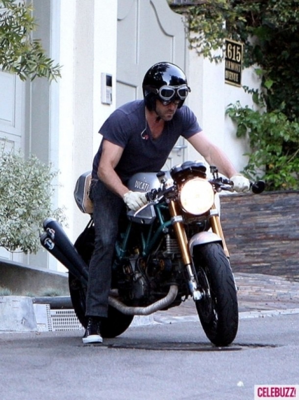 Ryan Reynolds acasa la Sandra Bullock