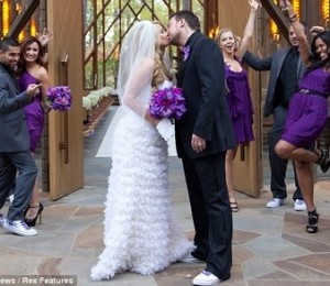 Tiffany Thornton si Christopher Carney