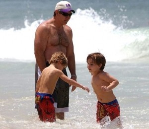 Plaja Ipanema - Sean Preston si Jayden James impreuna cu bunicul lor