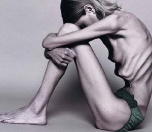 Numind fetele ca mine grase, asta se va intampla altor persoane. Ma IUBESC & daca ai fi in stare sa spui acelasi lucru si despre tine, nu ai sta in fata calculatorului si sa ii ranesti pe ceilalti.