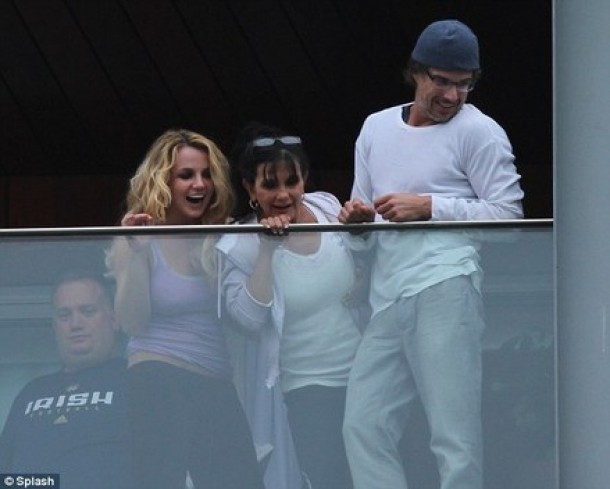 Britney Spears, Lynne si Jason Trawick