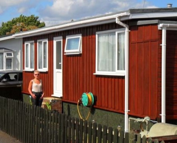 Unde locuieste acum Jayne