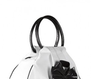 Geanta alba cu detalii negre  amafashion.ro 210.60 RON