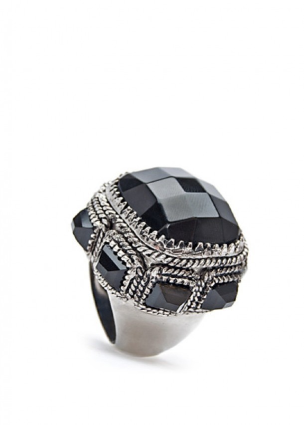 Inel cu piatra neagra Mango 24.95