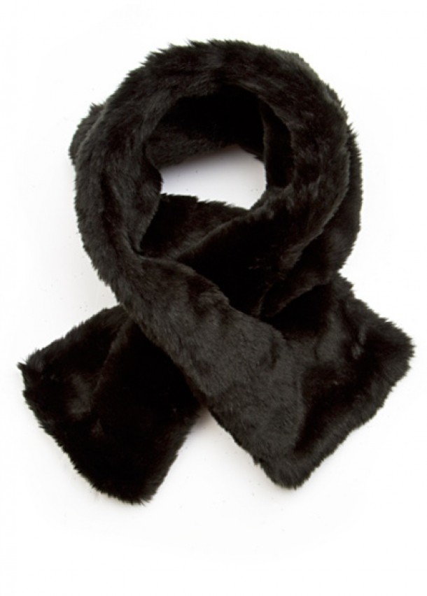 Fular negru blana Mango 39.95 EUR