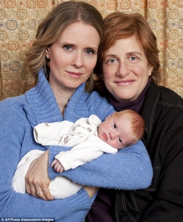 Cynthia Nixon, Christine Marinoni si fiul lor, Max