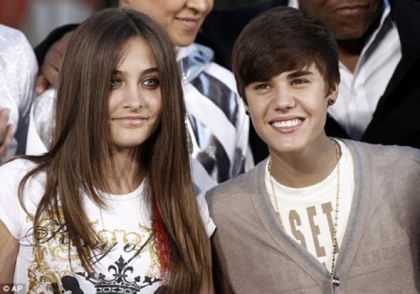 Paris Jackson si Justin Bieber