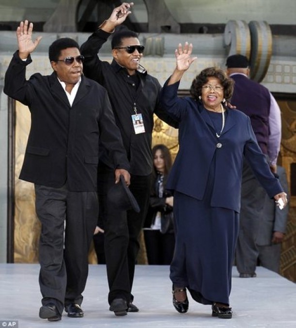 Katherine, Tito si Jackie Jackson