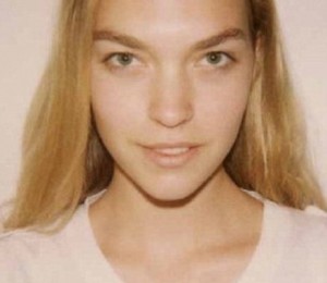 Arizona Muse inainte