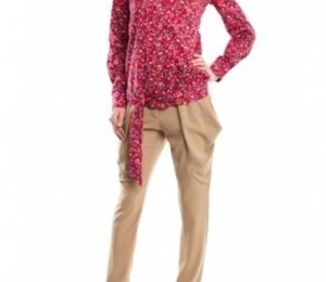 T!NA R - Camasa cu imprimeu floral albastru pe fundal rosu 129 lei