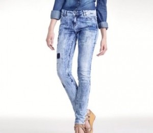La Redoute - Blugi skinny cu petice 189.99 lei