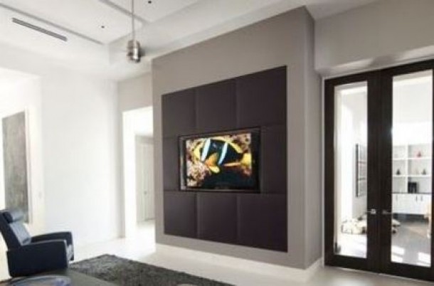 Monteaza-l in interiorul unei oglinzi