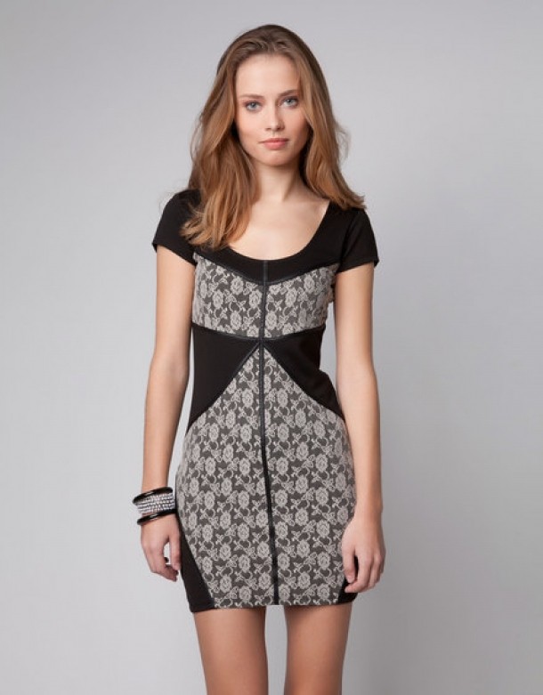 Rochie cu detaliu din dantela - Bershka - 149 RON