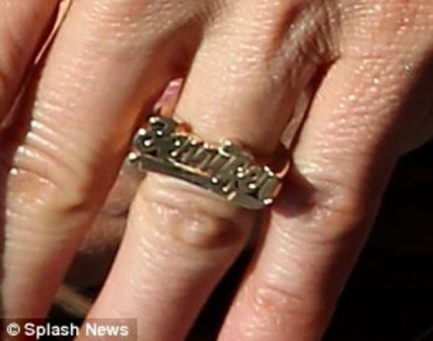 Inelul pe care il poarta Jennifer