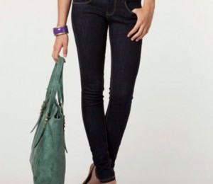 bershka blugi 29,00 lei