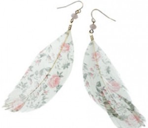 Cercei florali cu pene - Accessorize