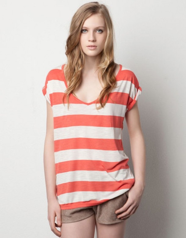 pull&bear tricou 59.00 lei