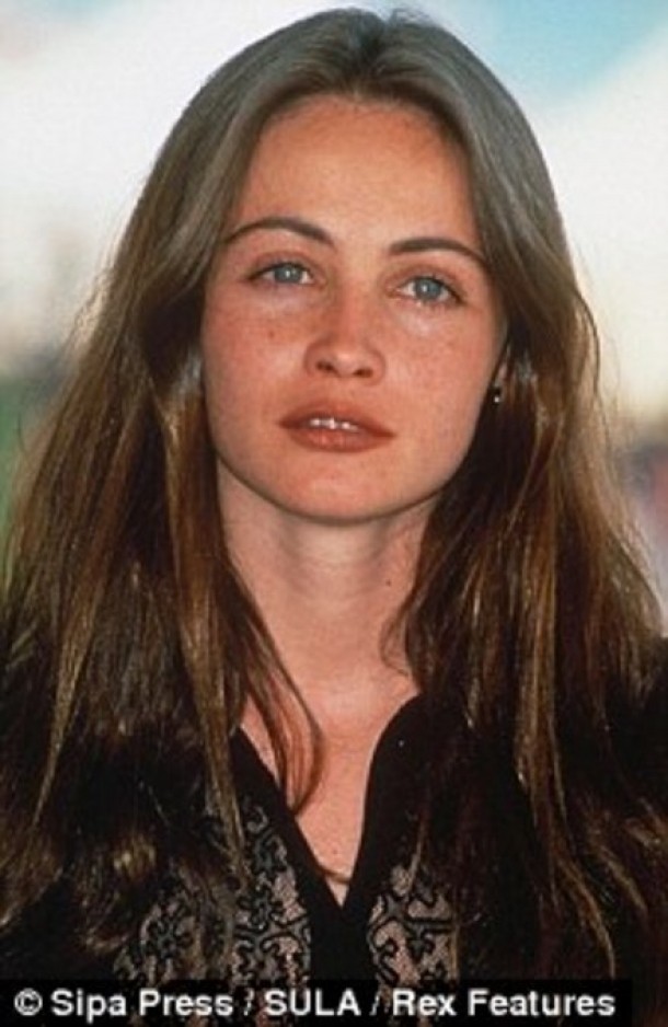 Emmanuelle Beart inainte