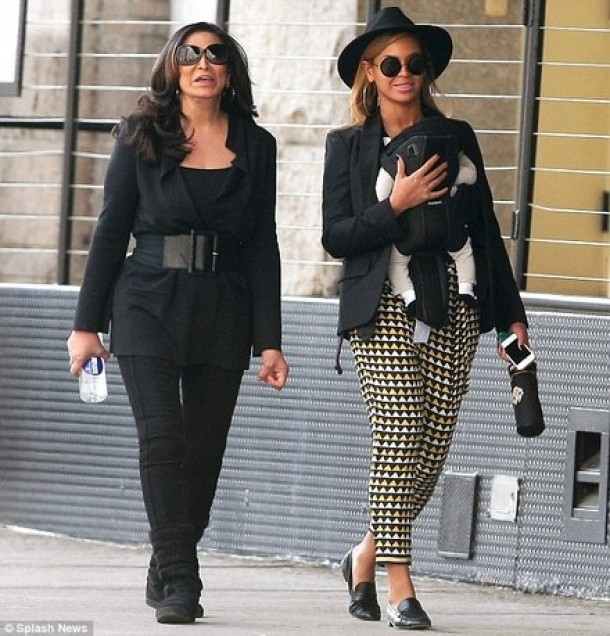 Tina Knowles si Beyonce