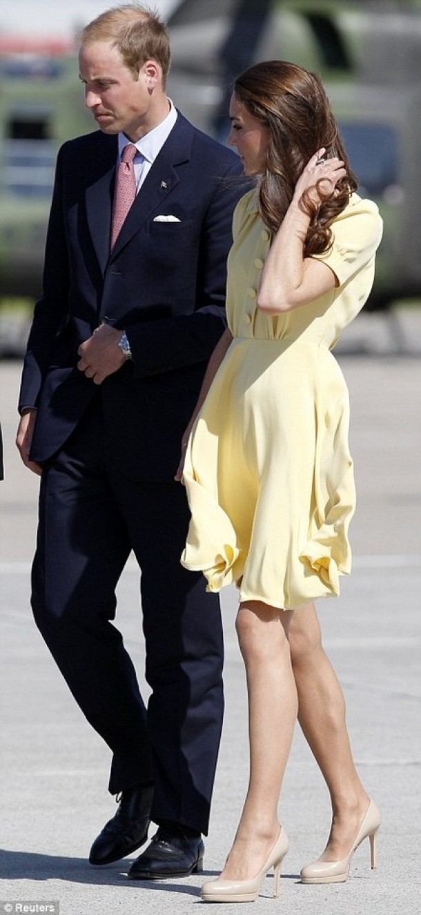 Kate si William, pe aeroportul din Calgary