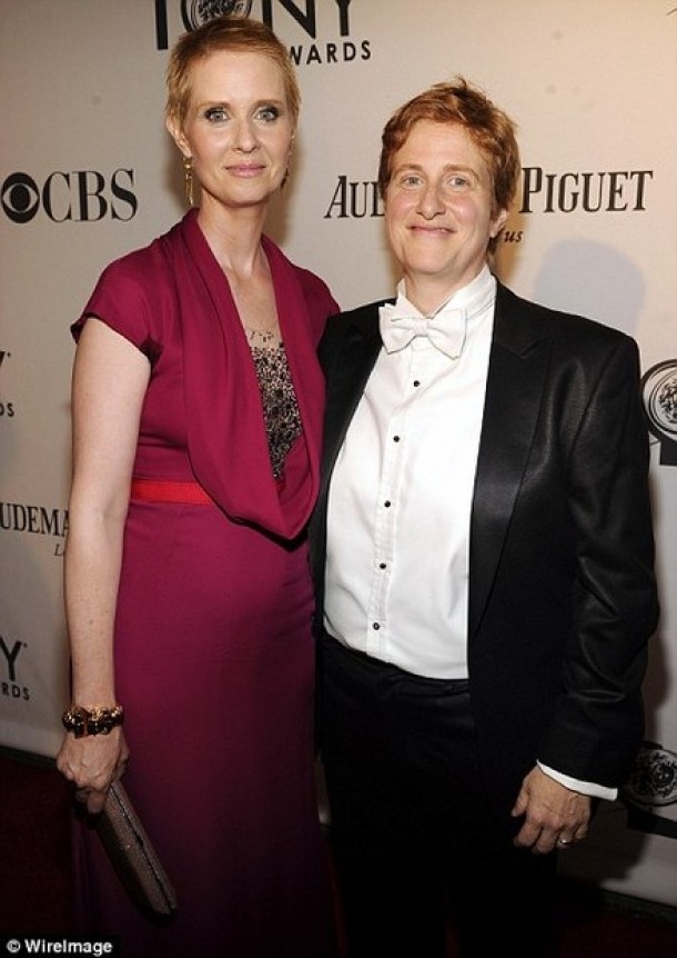 Cynthia Nixon si Christine Marinoni