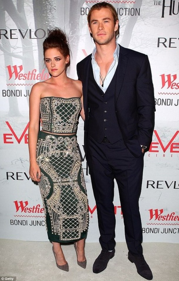 Kristen Stewart si Chris Hemsworth