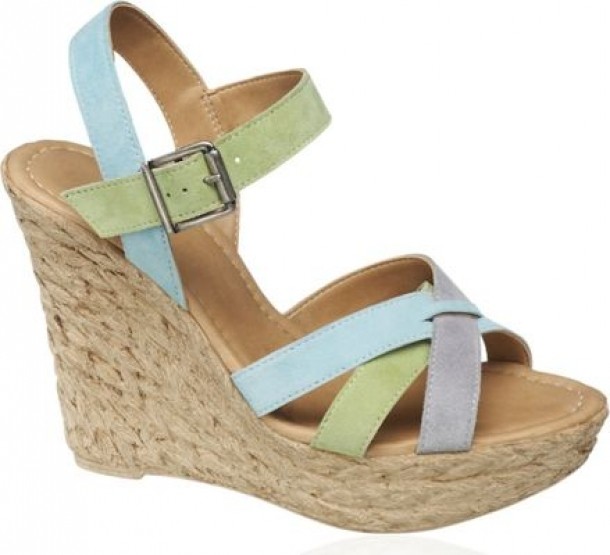 Deichmann 159 RON.jpg